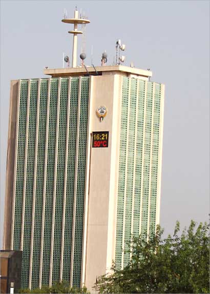 مؤشر الحرارة بلغ درجة الخمسين أمس 