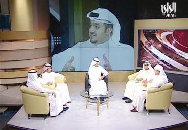 الزميل عبدالله بوفتين محاوراً ضيوف «لقاء الراي»