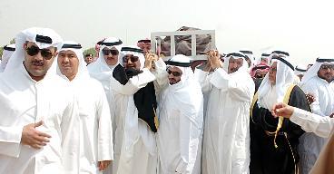 الجثمان فوق اكتاف المحبين