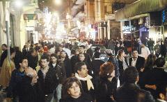 شارع الحمراء ليلاً		(تصوير جوزف نخلة)