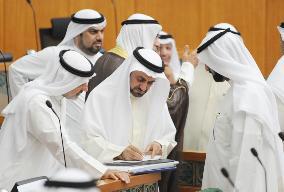 مشاورات بين صفر وعاشور بحضور العدوة