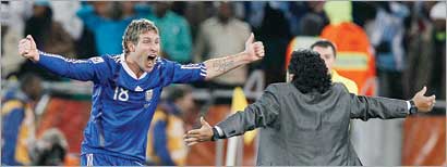 u0645u0627u0631u0627u062fu0648u0646u0627 u0648u0628u0627u0644u064au0631u0645u0648 u0628u062du062au0641u0644u0627u0646 u0628u0627u0644u0641u0648u0632 u0639u0644u0649 u0627u0644u064au0648u0646u0627u0646  t (u0631u0648u064au062au0631u0632)