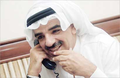 صلاح الملا يرد على المتصلين      	(تصوير دانيال هلال)