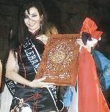 سماح غندور متقلدة تاج الإخاء اللبناني - السوري