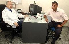 بارافي متحدثا إلى الزميل عمر العلاس