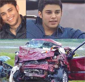 صورة لرامي نشرها محبوه على موقع «فايسبوك» وأسفلها صورة عن السيارة التي كان بداخلها مع محمود شكري