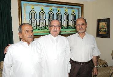 بين اخيه ونسيبه