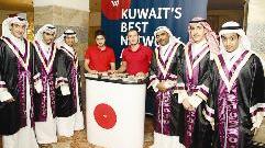 u0645u062cu0645u0648u0639u0629 u0645u0646 u0627u0644u062eu0631u064au062cu064au0646 u064au062au0633u0644u0645u0648u0646 u0647u062fu064au0629 u0627u0644u062au062eu0631u062c u0645u0646 u00abu0627u0644u0648u0637u0646u064au0629 u0644u0644u0627u062au0635u0627u0644u0627u062au00bbr