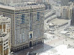 احد الفنادق المطلة على الحرم