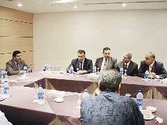 المجموعة مع مدير المبيعات في فندق ايلاف المشاعر