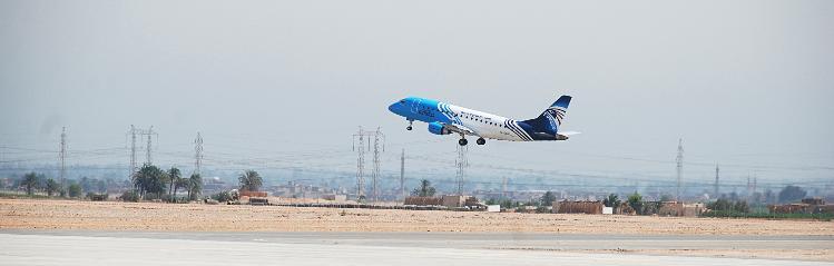 أول رحلة طيران داخلية