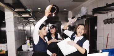 مشهد يجمعها مع الفنانة ملاك ونجوى في مسلسل «أميمة في دار الأيتام»