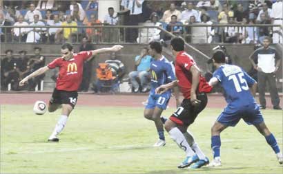 u0635u0631u0627u0639 u0639u0644u0649 u0627u0644u0643u0631u0629 u0641u064a u0644u0642u0627u0621 u0627u0644u062du0631u0633 u0648u0633u0645u0648u062du0629 (u062eu0627u0635 - u00abu0627u0644u0631u0627u064au00bb) 