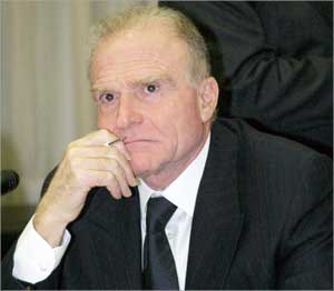 الوزير السابق شارل رزق