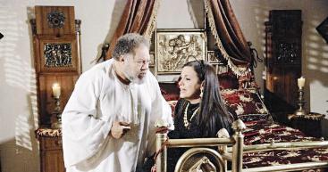 ... مع ريهام عبدالغفور في مشهد من المسلسل