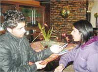 متحدثة للزميل علاء محمود 