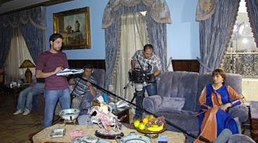 المخرج سامي العلمي أثناء التحضير للمشهد