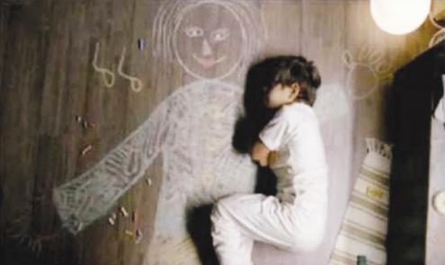 u0627u0644u0637u0641u0644 u0641u064a u0623u062du0636u0627u0646 u0623u0645u0647 u0643u0645u0627 u062au062eu064au0644u0647u0627...!r