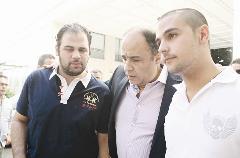 متعهد الحفلات ميشال حايك يتوسط جورج جونيور ووديع وسوف     