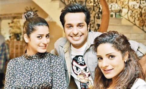 مرام ويعقوب وصمود في «غريب الدار»