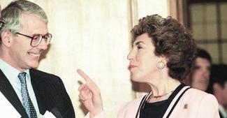 جون ميجور مع عشيقته السابقة ايدوينا كوري