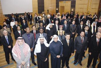 حشد من الحضور 	(تصوير أسعد عبدالله)