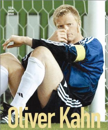 الأديب أوليفر كان على غلاف كتابه