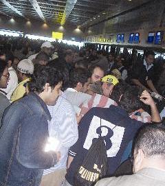 جيش يحمي المطار