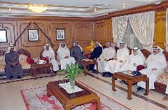 جانب من رواد ديوانية الصانع