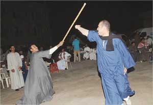 التحطيب... استعراض بلا دماء