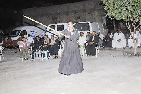 ... فن جذوره فرعونية	(تصوير جلال معوض)