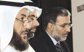 u0627u0644u0646u0635u0627u0641u064a u0645u062au0631u0626u0633u0627u064b u0639u0645u0648u0645u064au0629 u0627u0644u0634u0631u0643u0629 u0623u0645u0633 u0648u0639u0644u0649 u064au0633u0627u0631u0647 u0627u0644u0645u0637u0648u0639     t                  (u062au0635u0648u064au0631 u0646u0627u064au0641 u0627u0644u0639u0642u0644u0629)