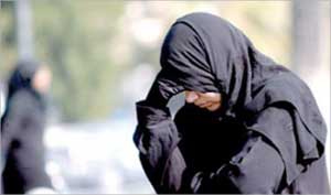 فتيات يعانين من عضل الولي في الزواج