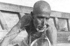 الغيص ومعاناة البحر ويبدو الفطام في أنفه والدجين معلق برقبته