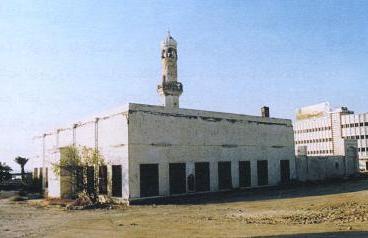 مسجد النصف في الشرق