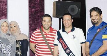 الشايع مع أسامة حسين وفريق العمل