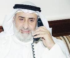 أحمد المنيفي يرد على أسئلة القُراء في ديوانية «الراي»	(تصوير علي السالم)