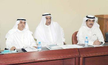 الماجد والبنوان خلال اجتماع الجمعية العمومية 	(تصوير نايف العقلة)