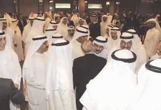 حشد من الحضور