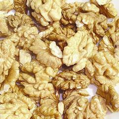 فيتامين «E» مضاد للأكسدة ويتوافر في الجوز