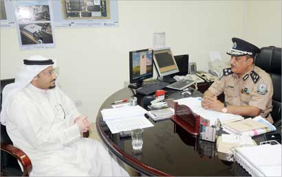 ... ومتحدثا الى الزميل ناصر الفرحان