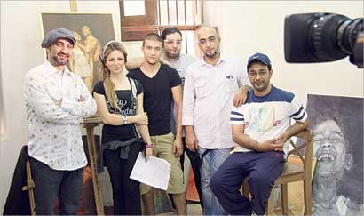 أليسار مع فريق العمل