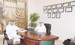 الحميدي متحدثا للزميل ناصر الفرحان