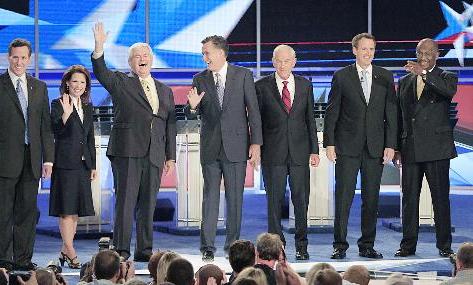 متنافسون للفوز بترشيح الحزب الجمهوري خلال مناظرتهم التلفزيونية مساء اول من امس 	(ا ب)