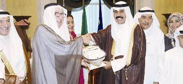 u0648u0644u064a u0627u0644u0639u0647u062f u0645u0633u062au0642u0628u0644u0627 u0627u0644u0628u0631u062cu0633 u0648u0623u0639u0636u0627u0621 u00abu0631u062du0644u0629 u0627u0644u0623u0645u0644u00bb