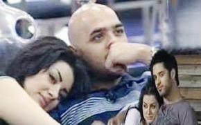 سارة في حضن إفرام وحسام