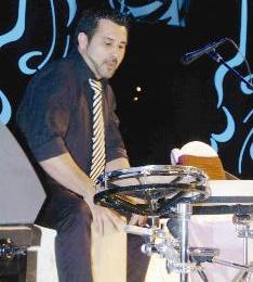 عازف الايقاع دايفد دومينغورز 