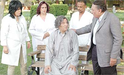 مشهد معبر لإمام وصالح من فيلم زهايمر