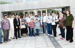 صورة جماعية أمام مكتبة الاسكندرية