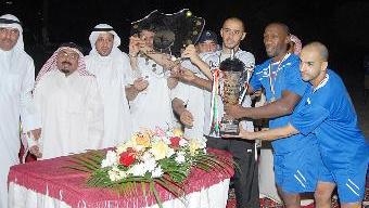 u0644u0627u0639u0628u0648 u0627u0644u0634u0628u0627u0628 u064au062au0633u0644u0645u0648u0646 u0627u0644u062fu0631u0639 u0648u0627u0644u0643u0623u0633r